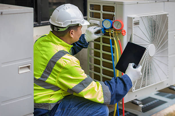Professional Hvac Installation technician working in Vaiden, MS